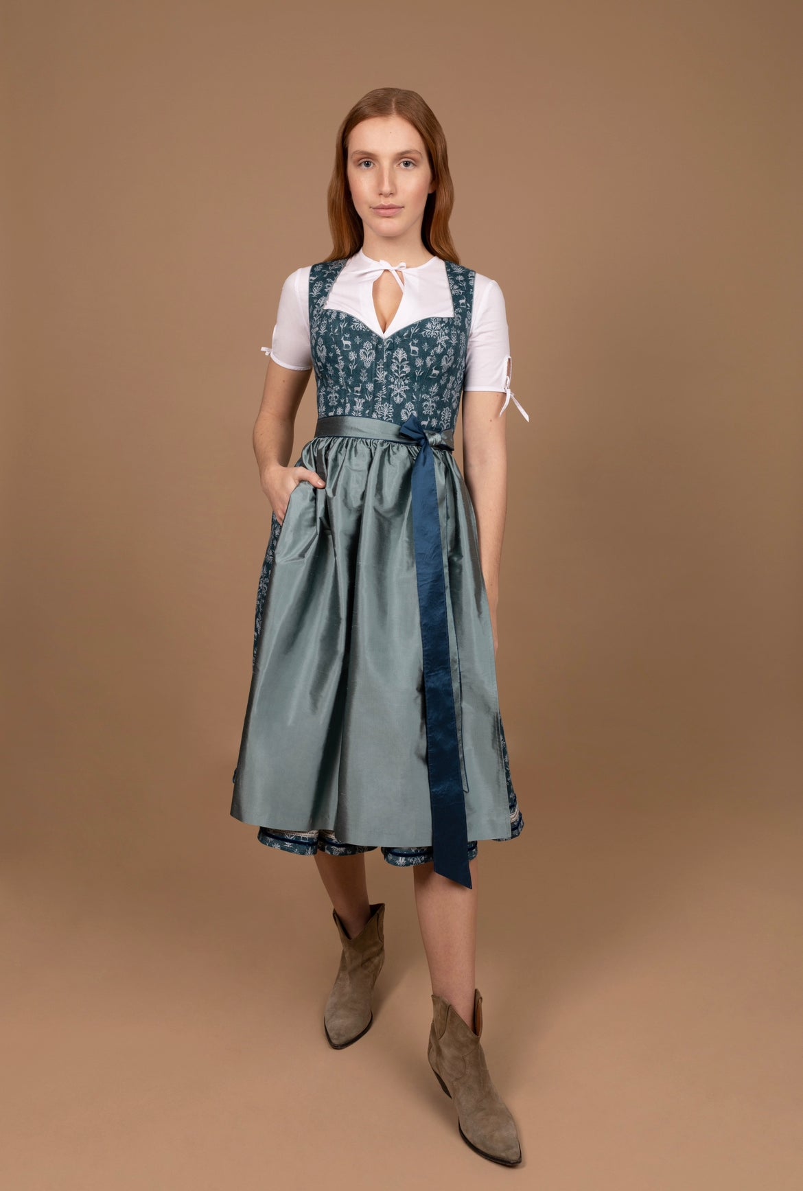 Leinendirndl Franka col. Emaille Blau