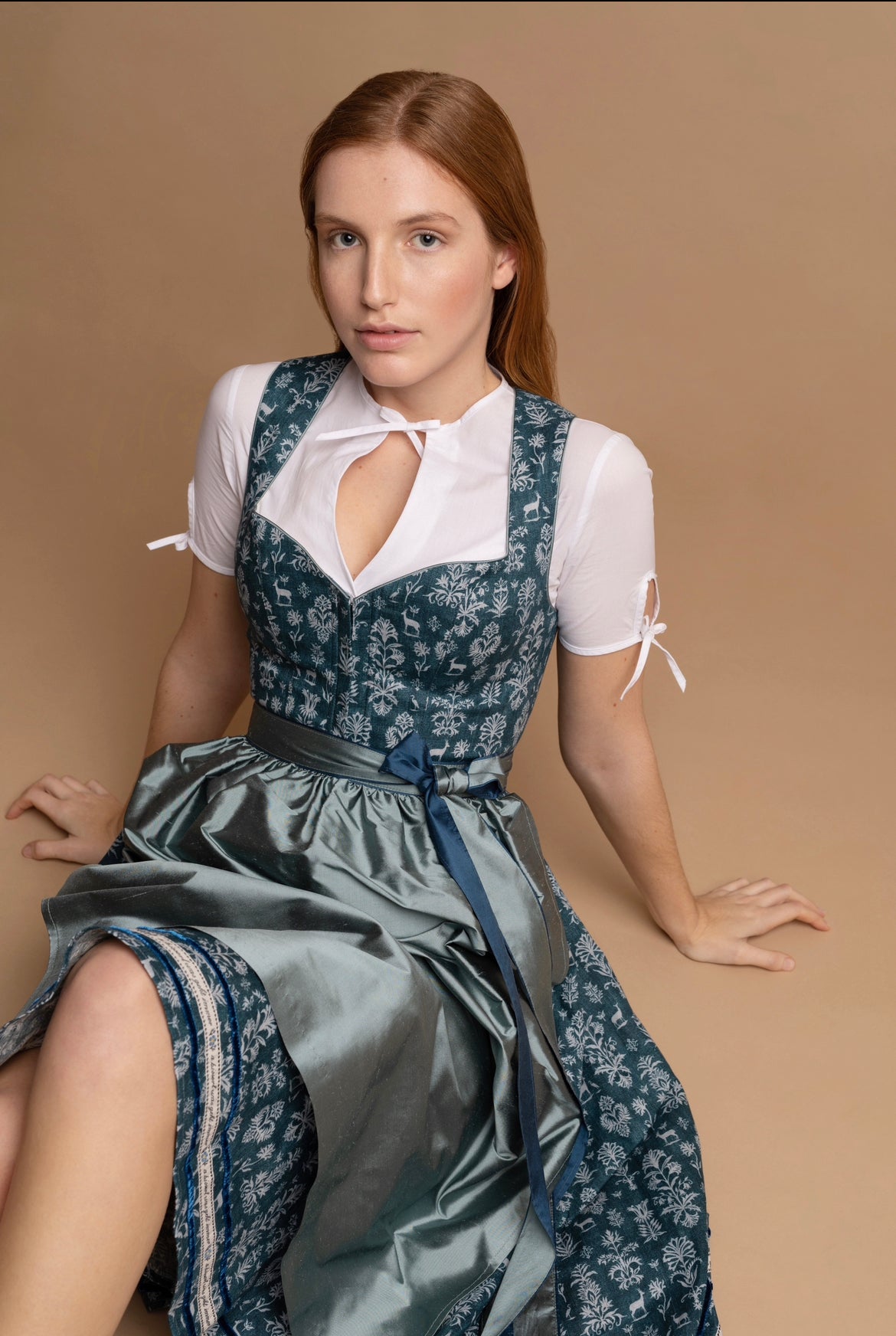 Leinendirndl Franka col. Emaille Blau